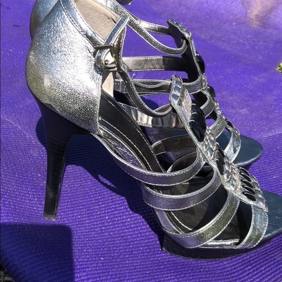 BCBG embellished platform heels - Picture 4 of 8